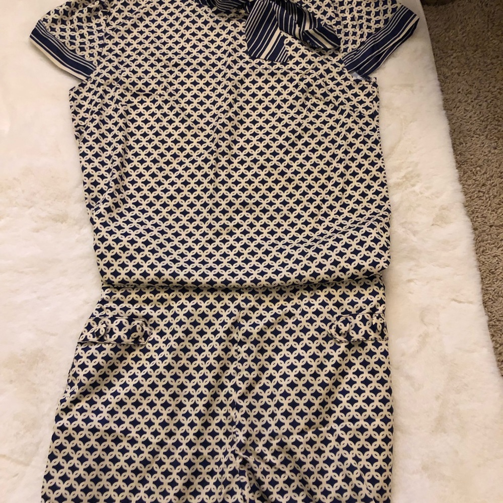 Super cute!! 2 piece Chic Me High waisted graphic print short set